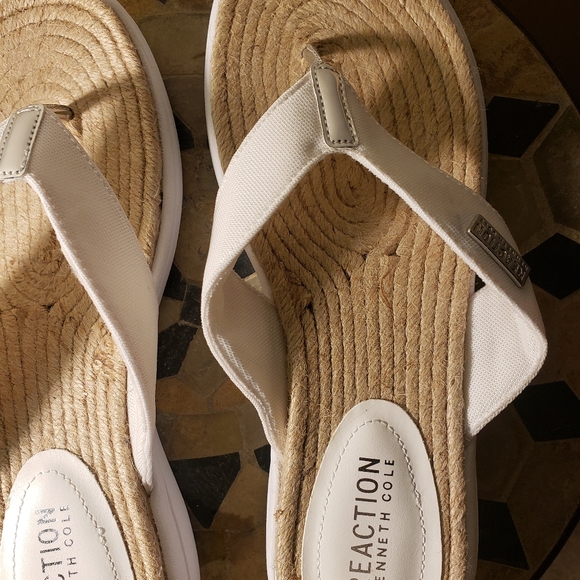 Sandals | Women Kenneth Cole Ready Canvas Thong Sandal White - Picture 9 of 9